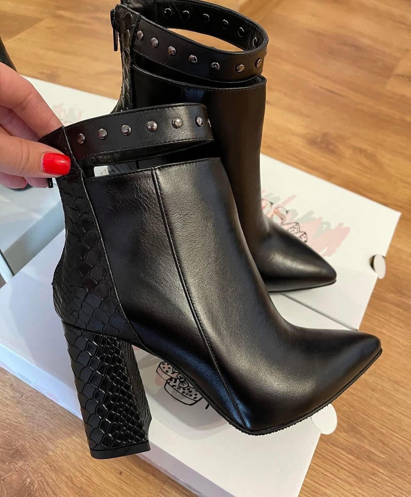 Botine Piele Mov Cu Bareta Emily L11 - Orice Culoare