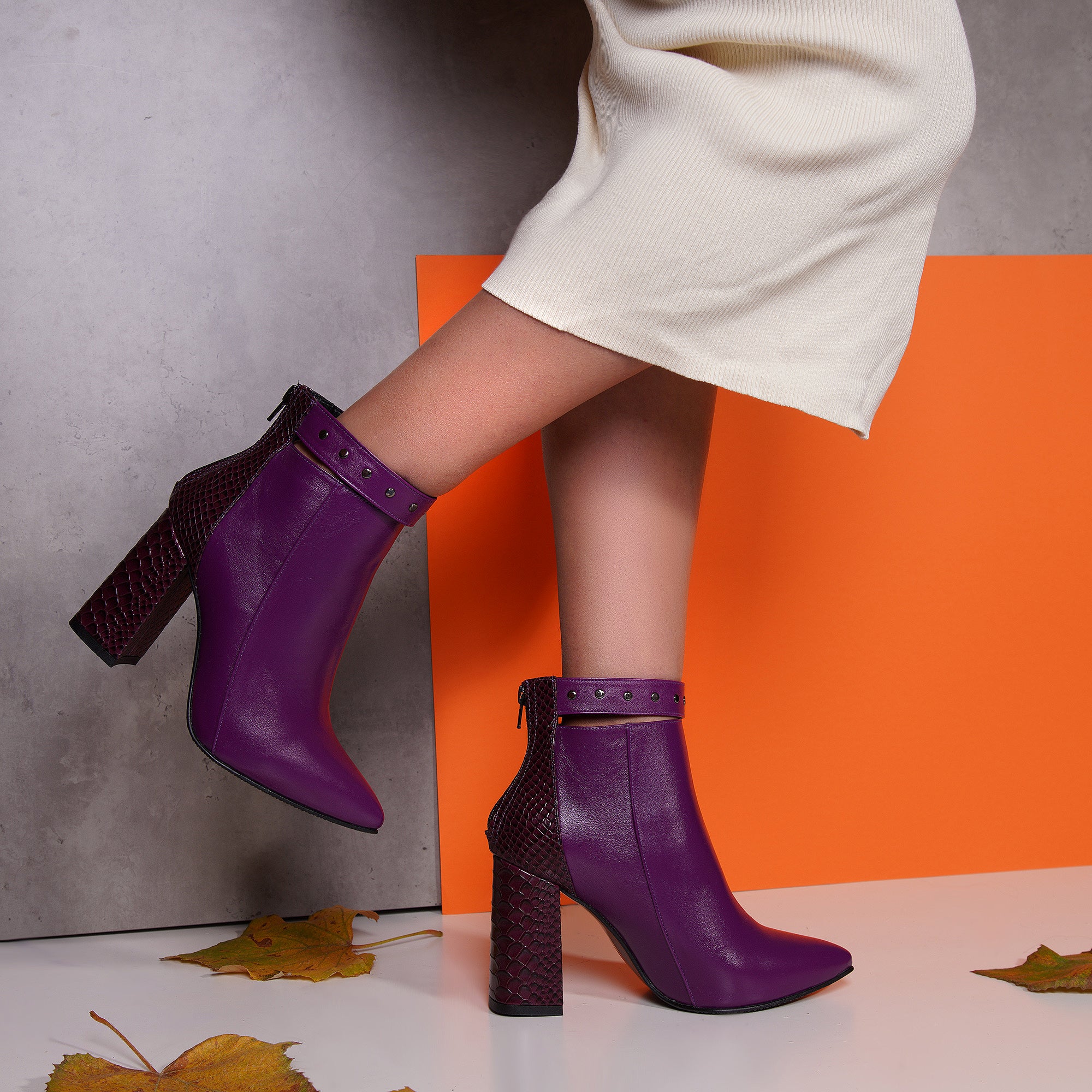 Botine Piele Mov Cu Bareta Emily L11 - Orice Culoare
