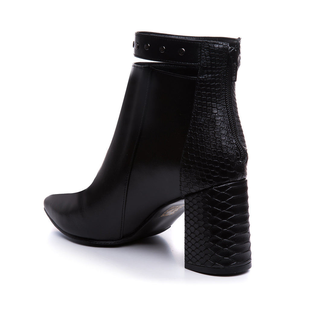 Botine Piele Negru Cu Bareta Emily L12 - Orice Culoare