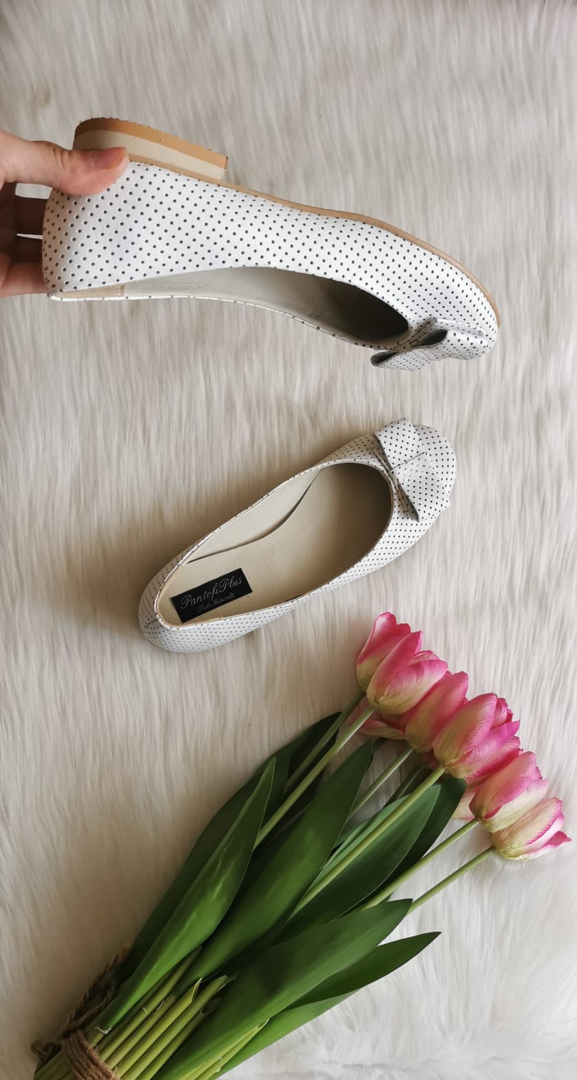 Balerini piele naturala Chic Alb Perforat disponibili pe orice culoare