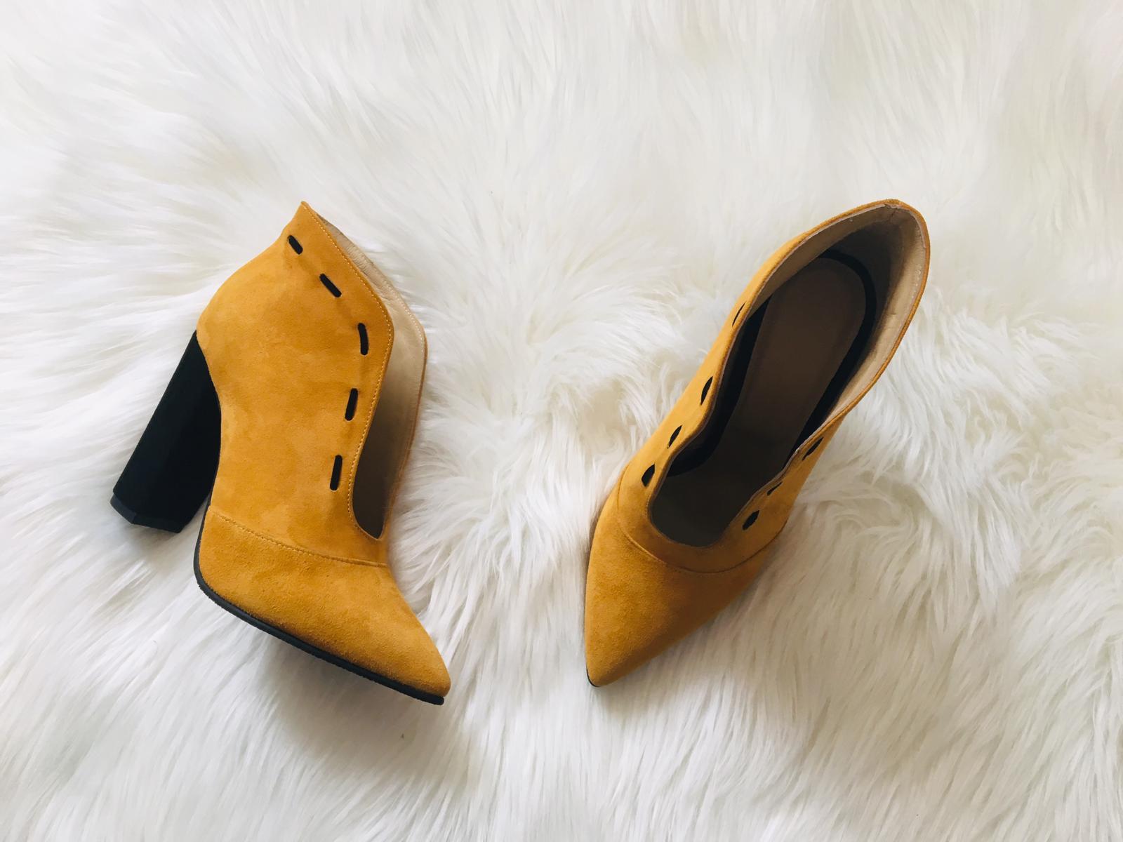 Botine Piele Albastru Electric Decupate - orice culoare