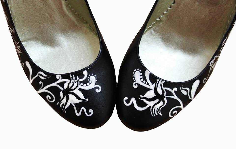 Pantofi pictati manual Black and White - orice culoare