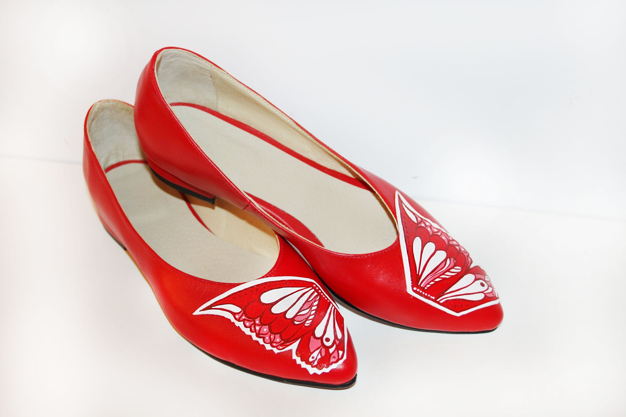 Pantofi Pictati Manual Red Butterfly - Orice culoare