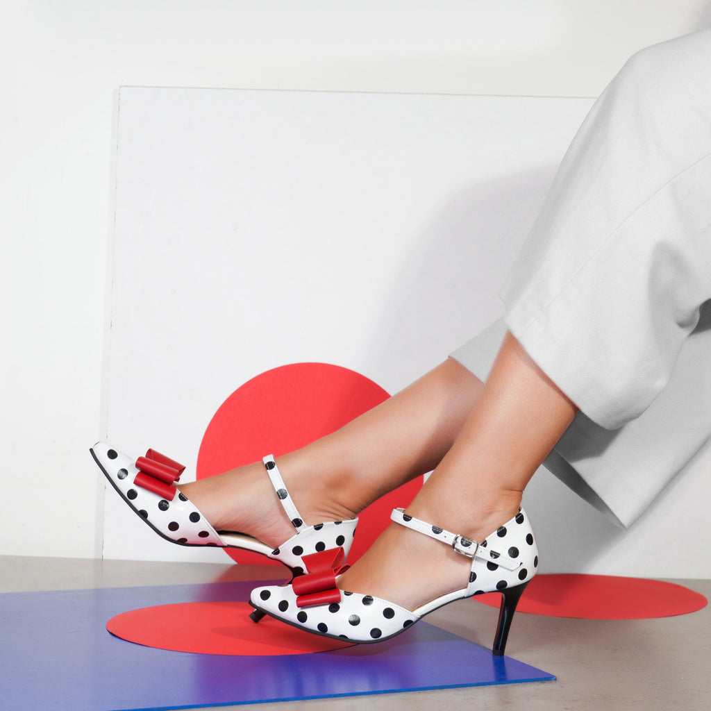 Pantofi Stiletto Piele Alb Cu Buline Negre Funda Rosie V93 - orice culoare