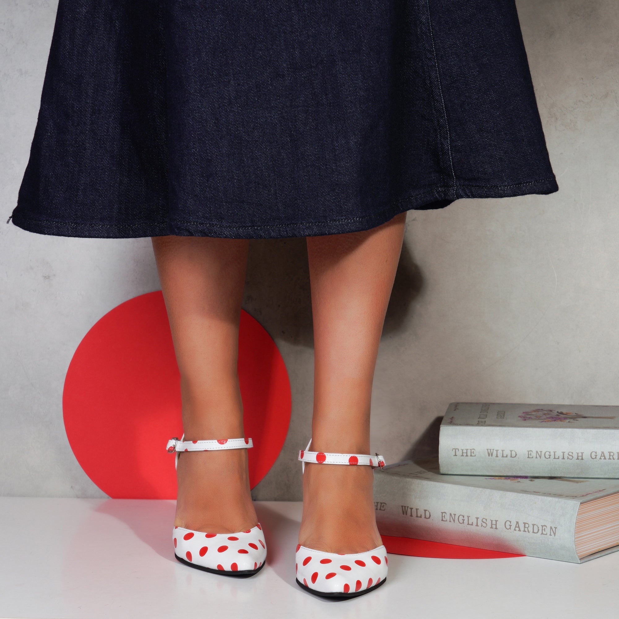 Pantofi Stiletto Piele Alb Cu Buline Rosii V94 - orice culoare