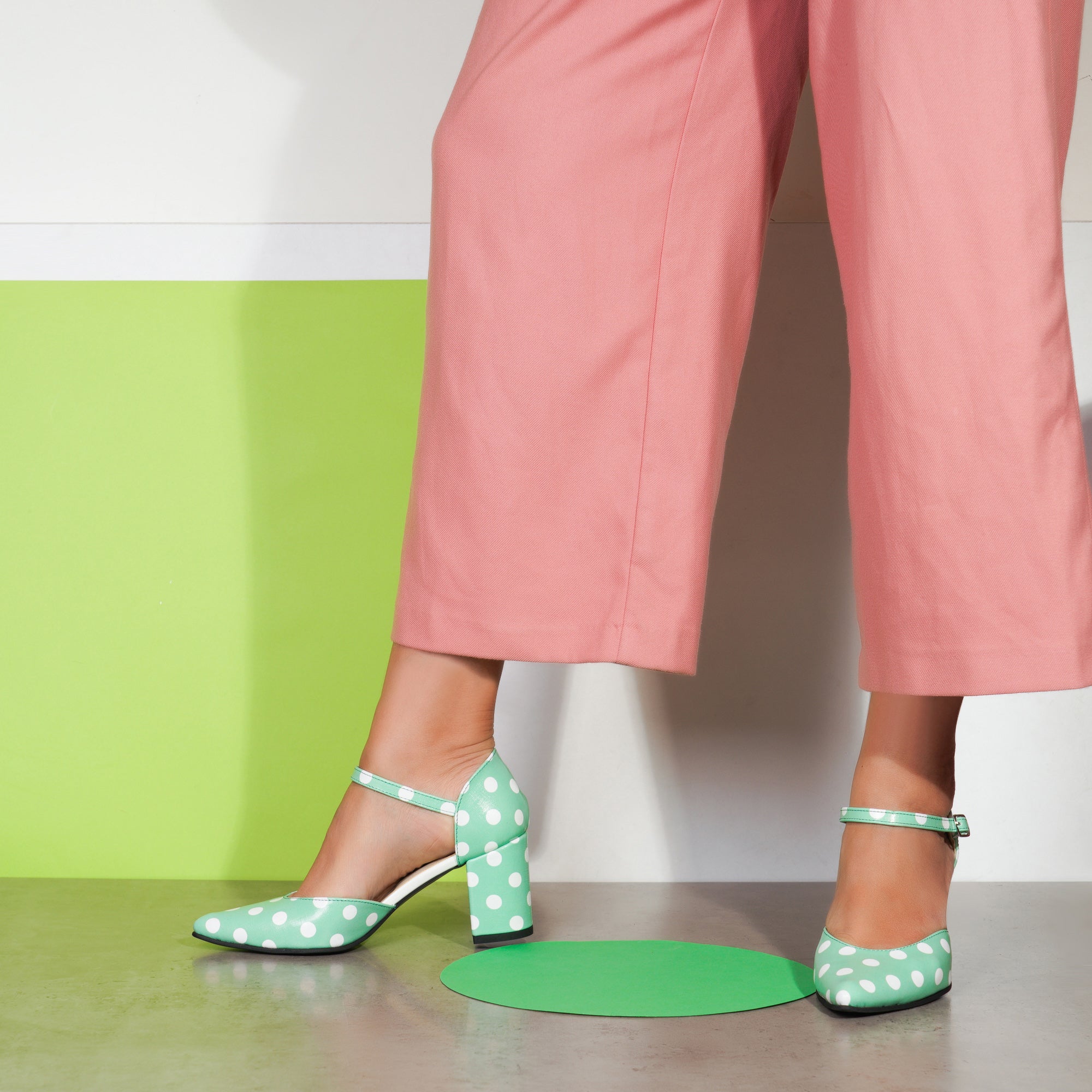 Pantofi Toc Gros Piele Vernil Decupat Cu Bareta V95 - orice culoare